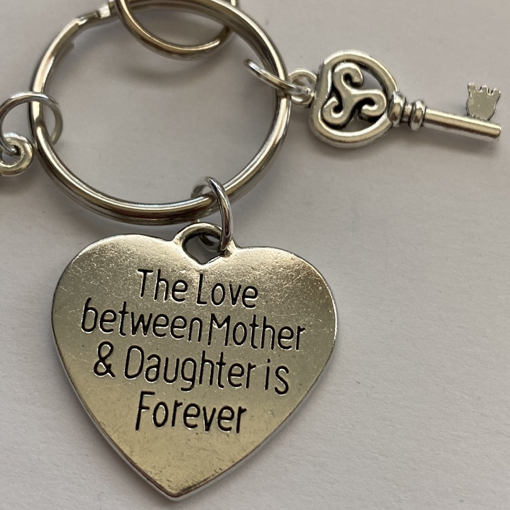 Mother and Daughter Keyring - Picture 3 of 3